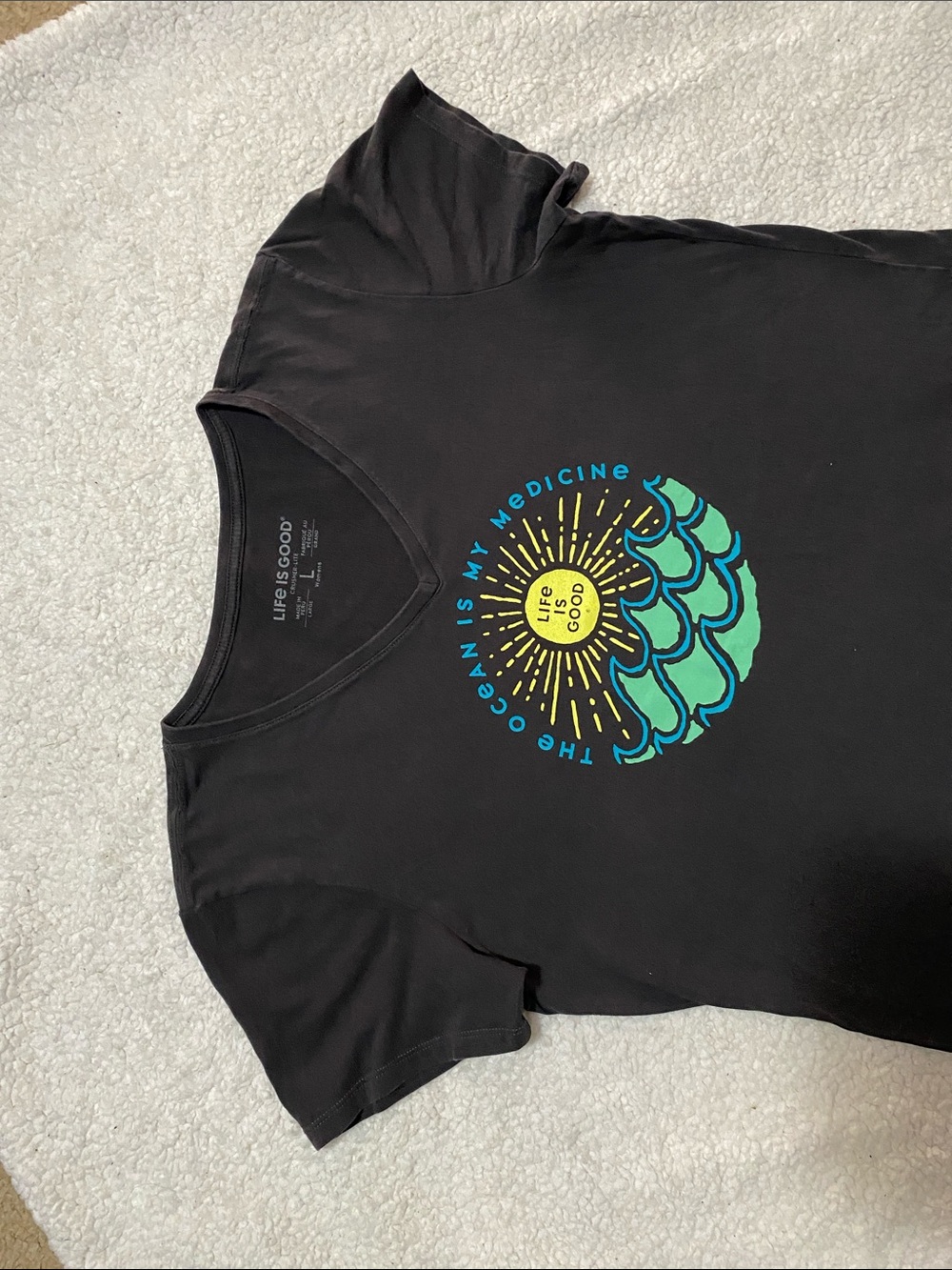 Life Is Good Black V-Neck Tee shirt “the ocean is my medicine” Sz large - Picture 8 of 15